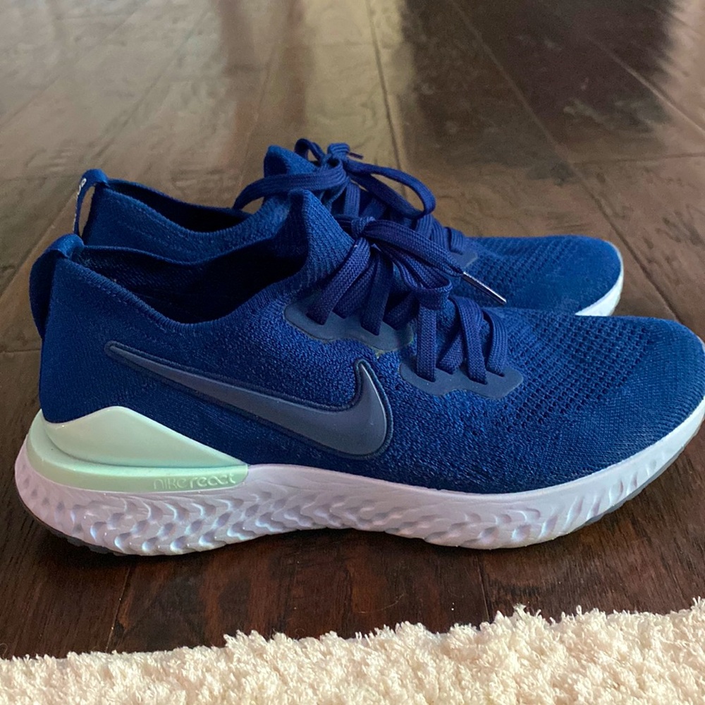 Nike Epic React Flyknit 2